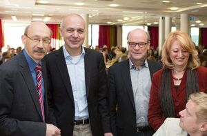 v.l.n.r.: MdL Rainer Bovermann, Staatssekretär Bernd Neuendorf, Bundestagskandidat Ralf Kapschack und MdB Christel Humme