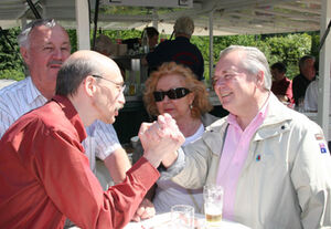 Prof. Dr. Rainer Bovermann begrüßt Uli Schmidt