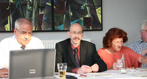 Dieter Rumberg, Sparkasse Hattingen, Prof. Dr. Rainer Bovermann und Gisela Walsken