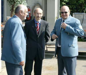 v.l.:Der Landesbeauftragte des THW Niedersachsen u. Bremen, daneben Prof. Dr. Bovermann u. Willi Rapphold, THW OV Wetter